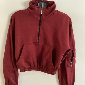 Pretty Little Thing Casual cropped 1/2 zip sweatshirt